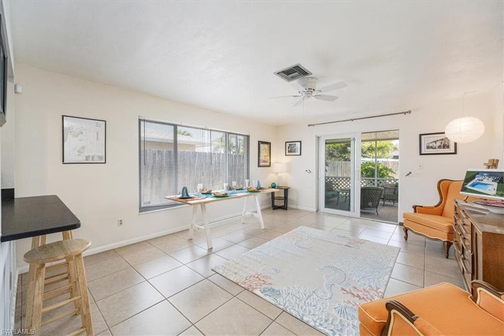 569 98th Ave N, Naples, FL 34108-11