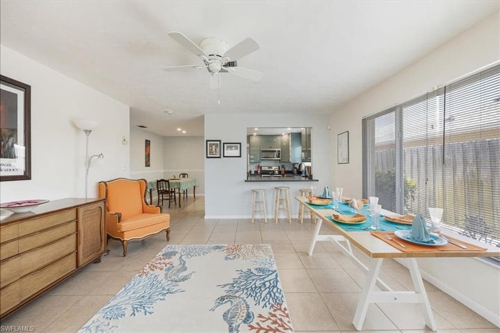 569 98th Ave N, Naples, FL 34108-13