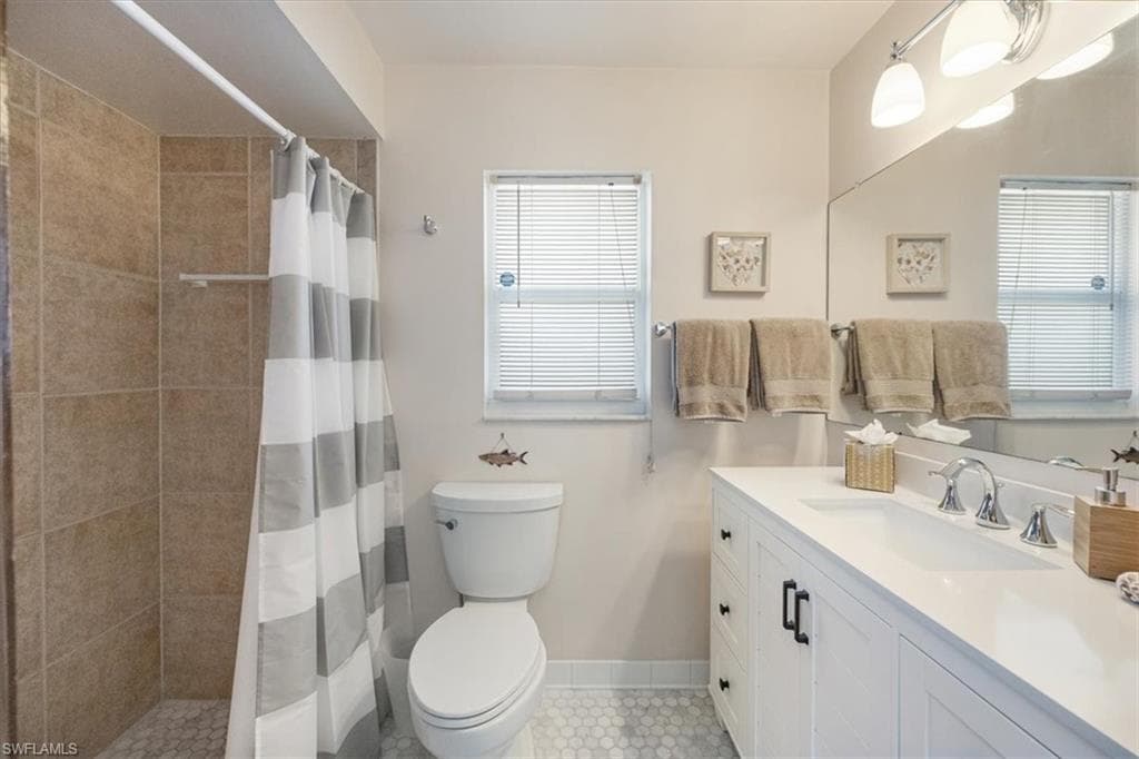 569 98th Ave N, Naples, FL 34108-17