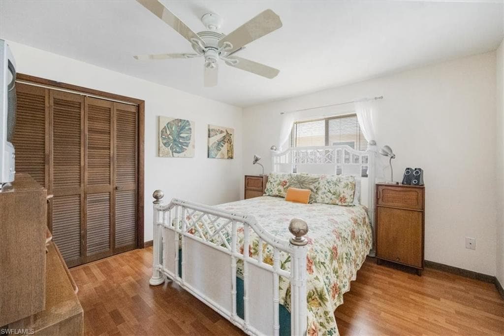 569 98th Ave N, Naples, FL 34108-18