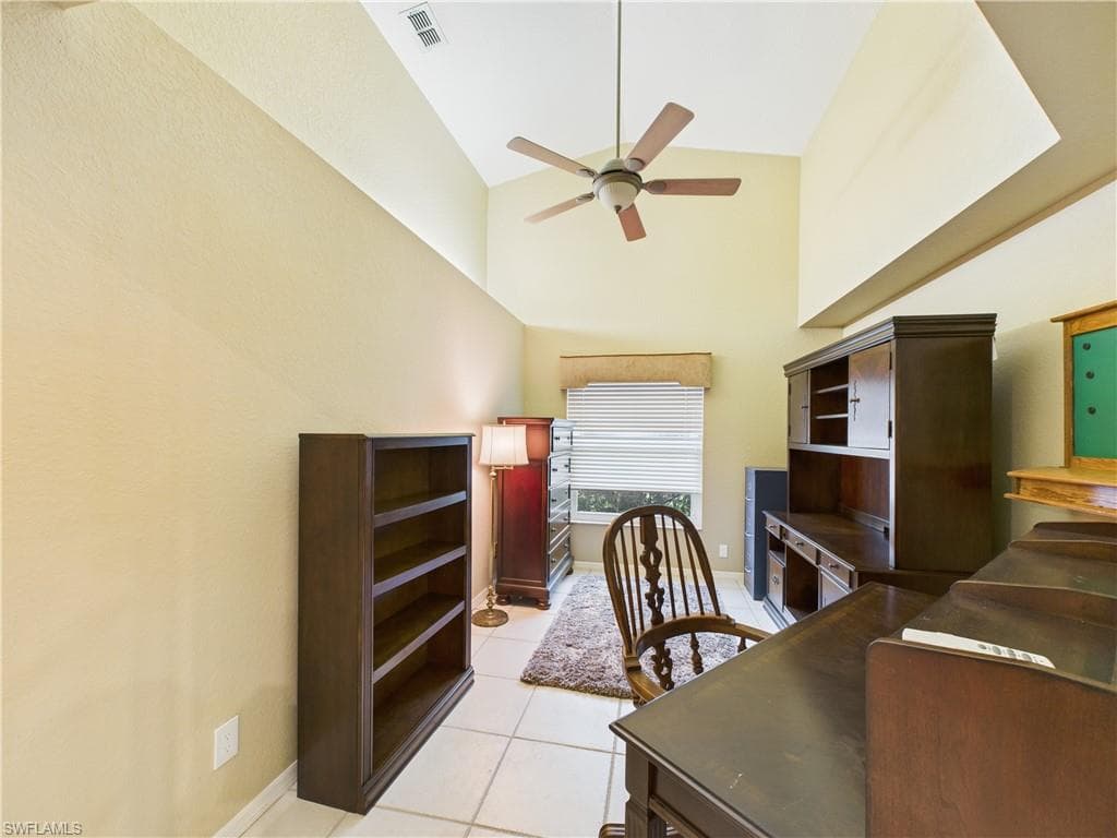 1704 Royal Cir 602, Naples, FL 34112-10