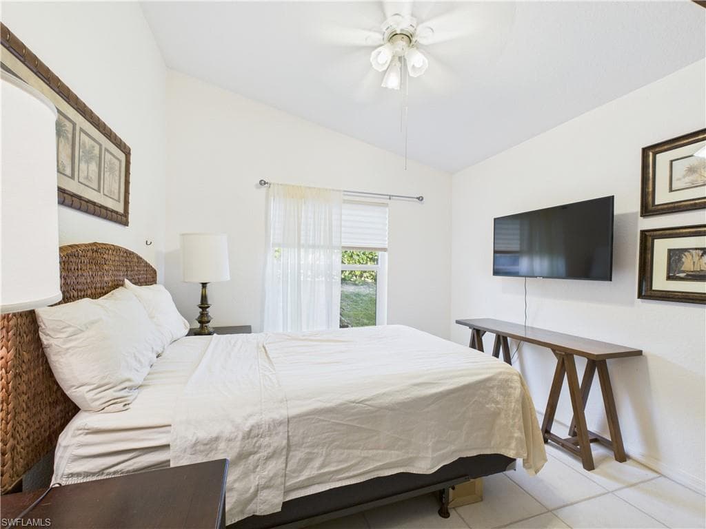 1704 Royal Cir 602, Naples, FL 34112-12