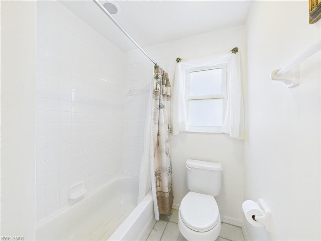 1704 Royal Cir 602, Naples, FL 34112-14