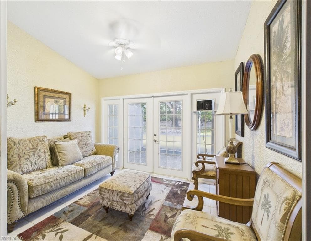 1704 Royal Cir 602, Naples, FL 34112-18