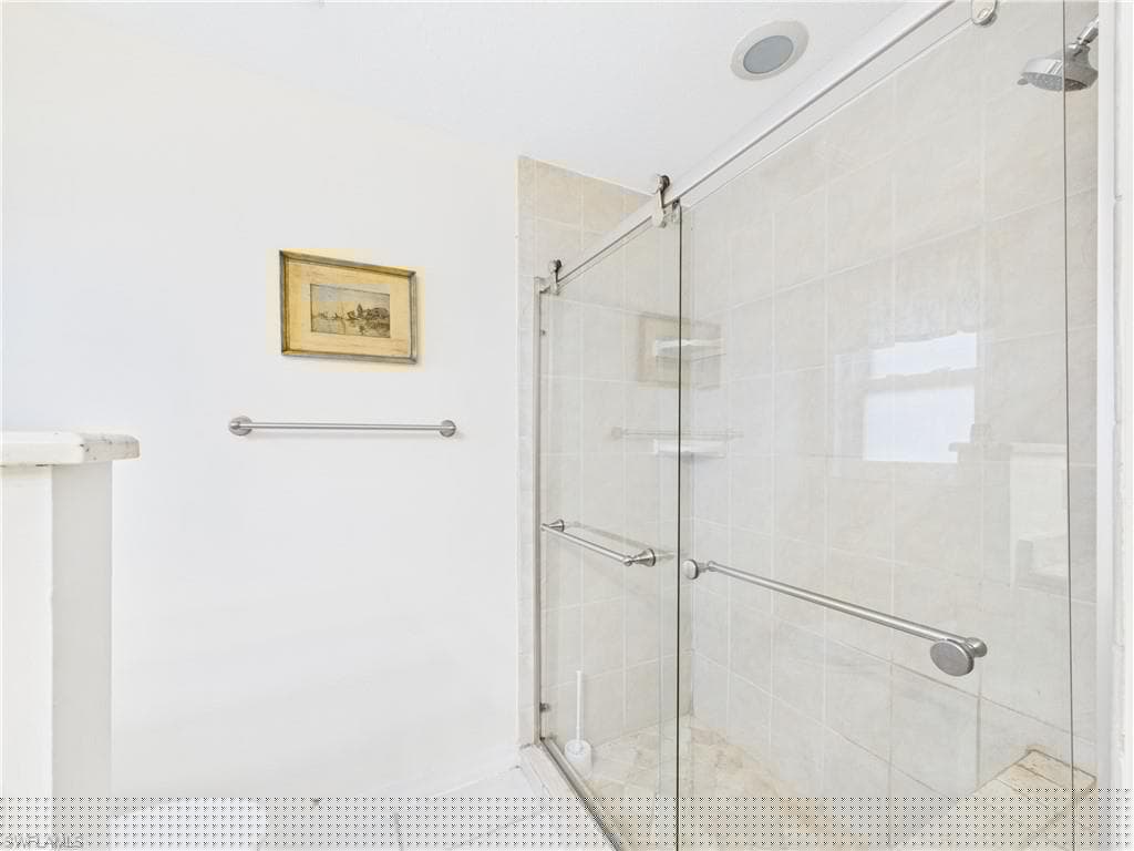 1704 Royal Cir 602, Naples, FL 34112-22