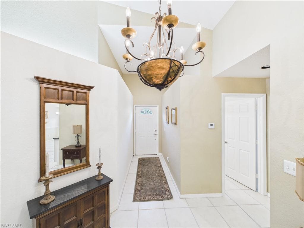 1704 Royal Cir 602, Naples, FL 34112-4
