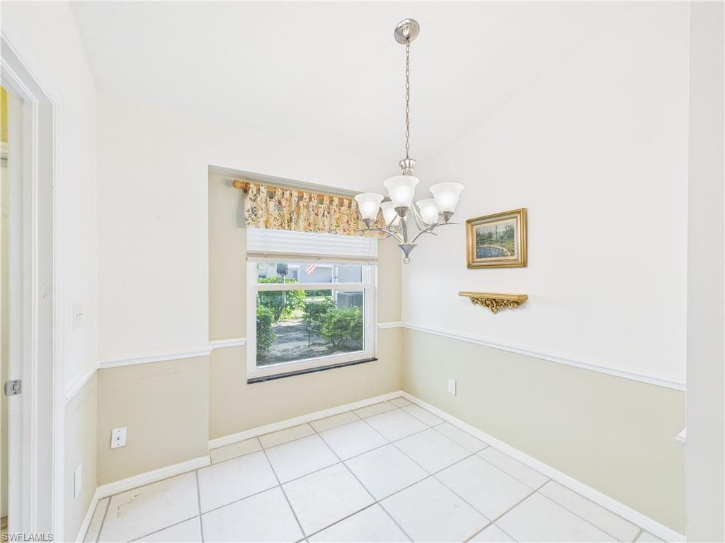 1704 Royal Cir 602, Naples, FL 34112-8