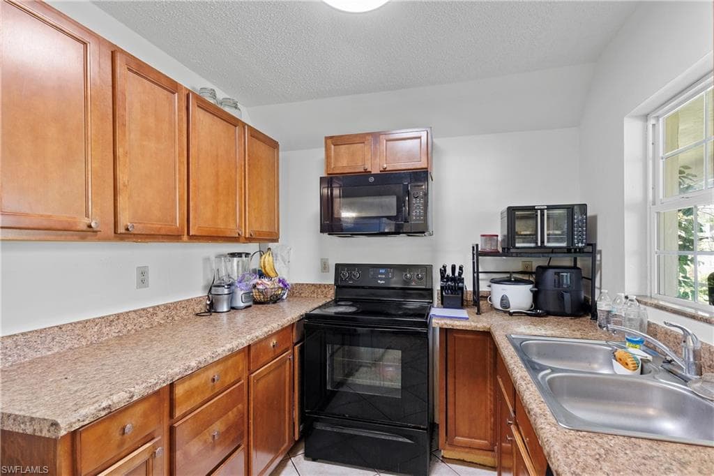 3112 52nd Ter SW, Naples, Fl 34116-8