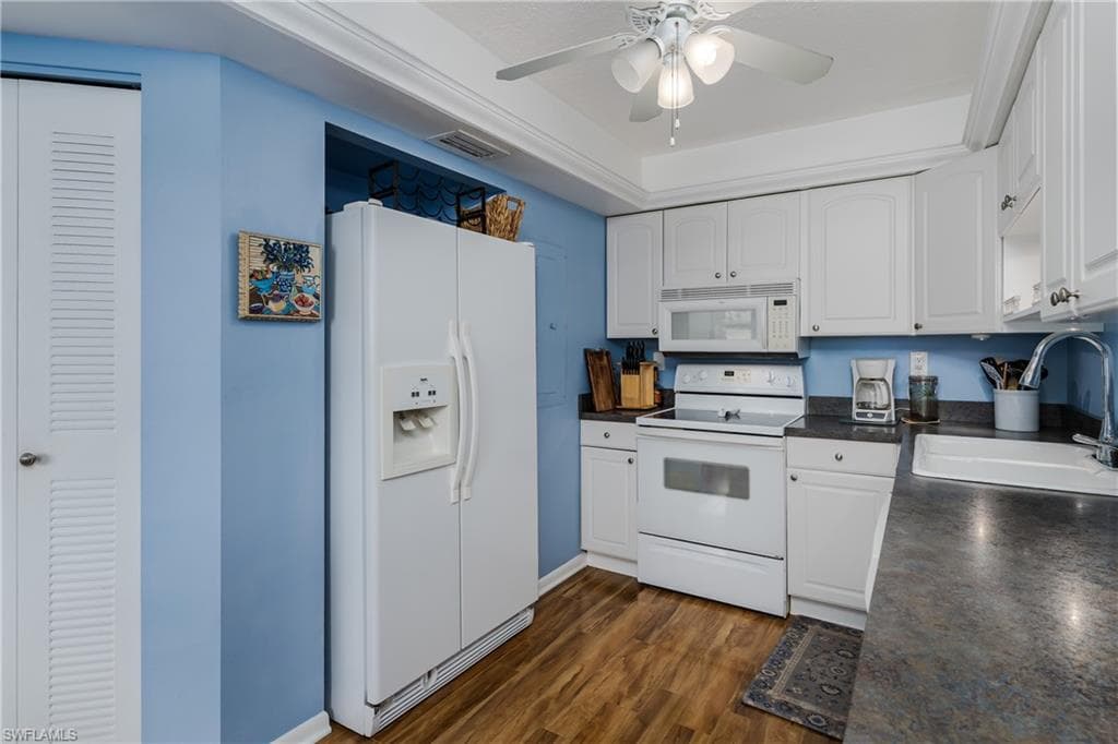 1514 Mainsail Dr 4, Naples, FL 34114-15