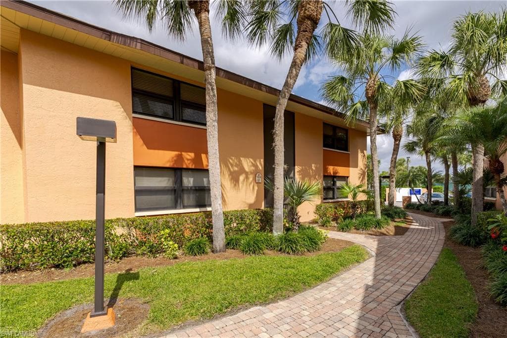 1514 Mainsail Dr 4, Naples, FL 34114-2