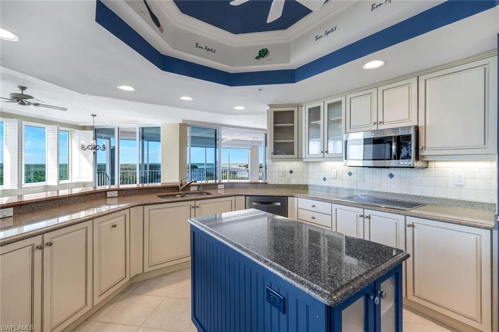 425 Dockside Dr 604, Naples, FL 34110-15