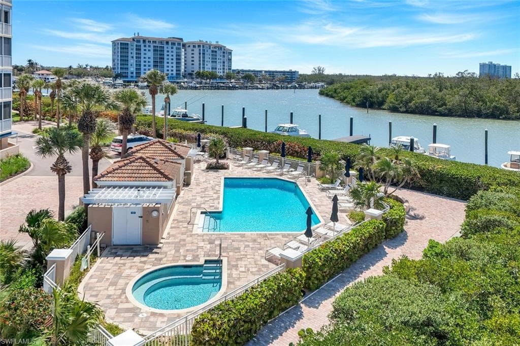 425 Dockside Dr 604, Naples, FL 34110-32
