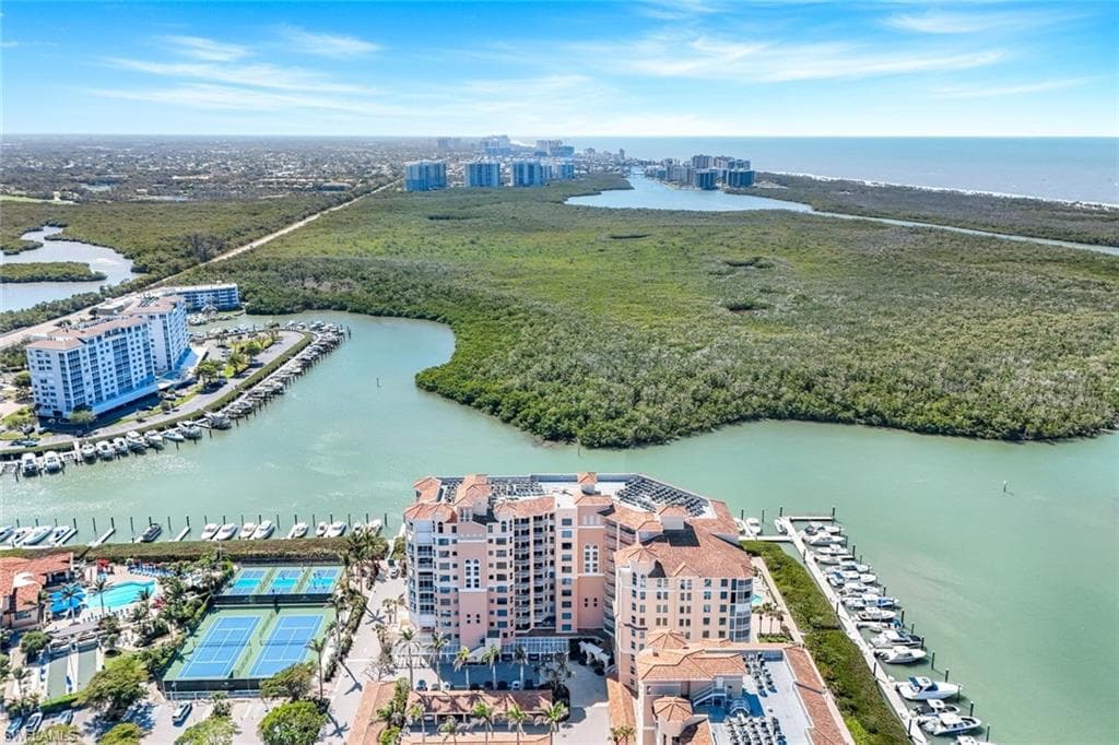 425 Dockside Dr 604, Naples, FL 34110-34