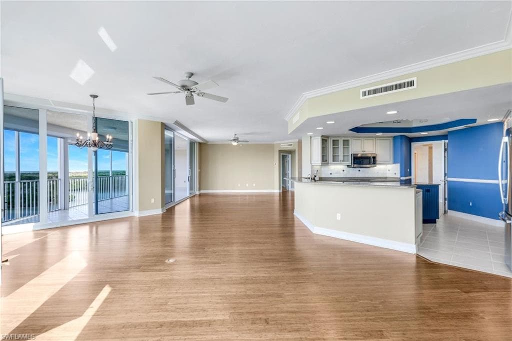425 Dockside Dr 604, Naples, FL 34110-4