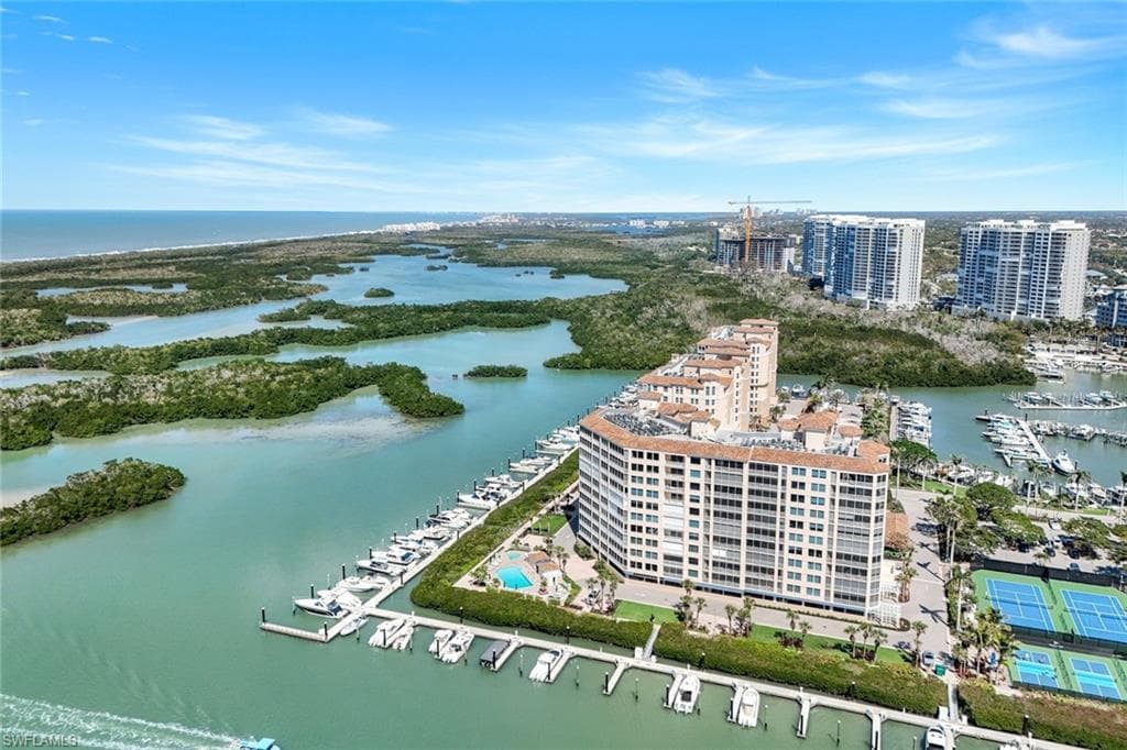 425 Dockside Dr 604, Naples, FL 34110-6