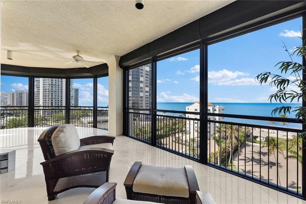 81 Seagate Dr 801, Naples, FL 34103-12