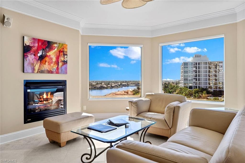 81 Seagate Dr 801, Naples, FL 34103-25