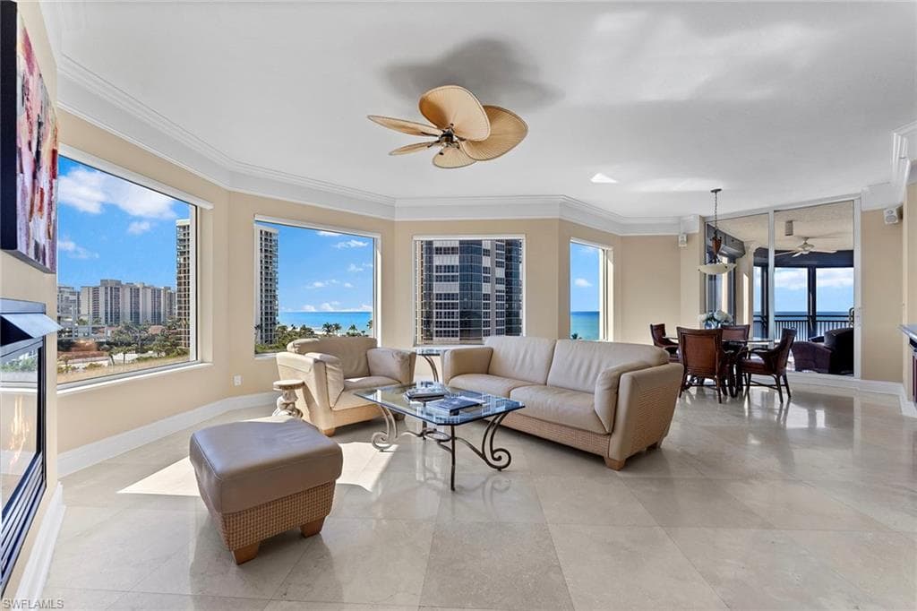 81 Seagate Dr 801, Naples, FL 34103-26