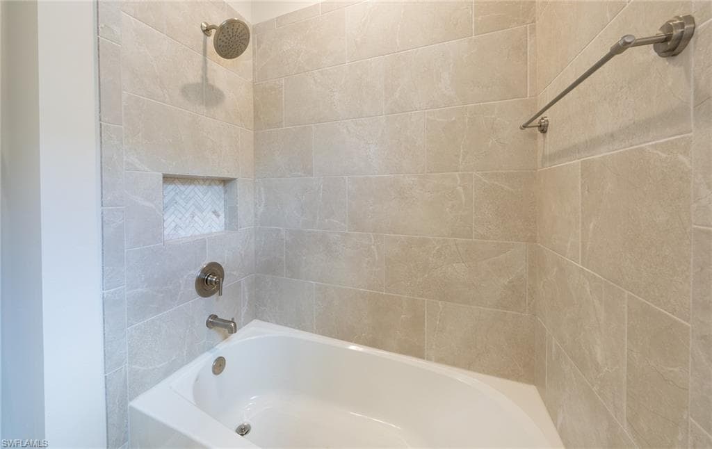 4596 Centaurus Cir, Naples, FL 34120-19