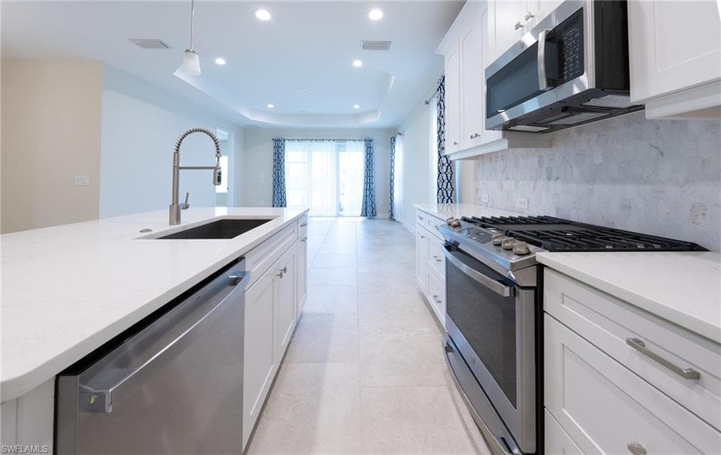 4596 Centaurus Cir, Naples, FL 34120-3
