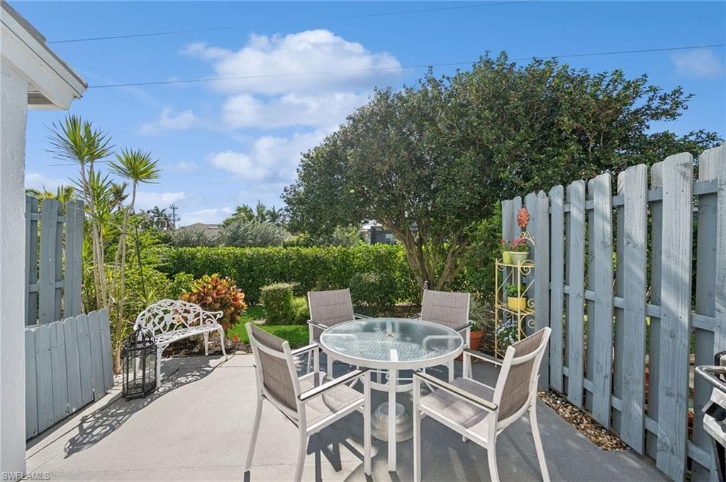 138 Marco Villas Dr V5, Marco Island, FL 34145-28