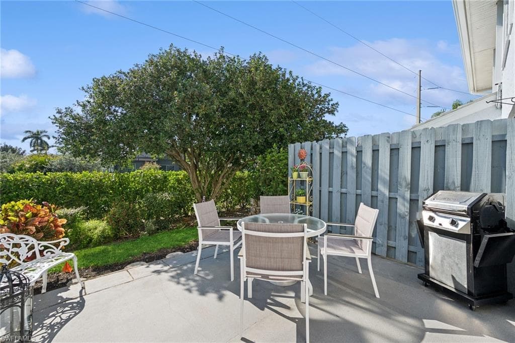138 Marco Villas Dr V5, Marco Island, FL 34145-2