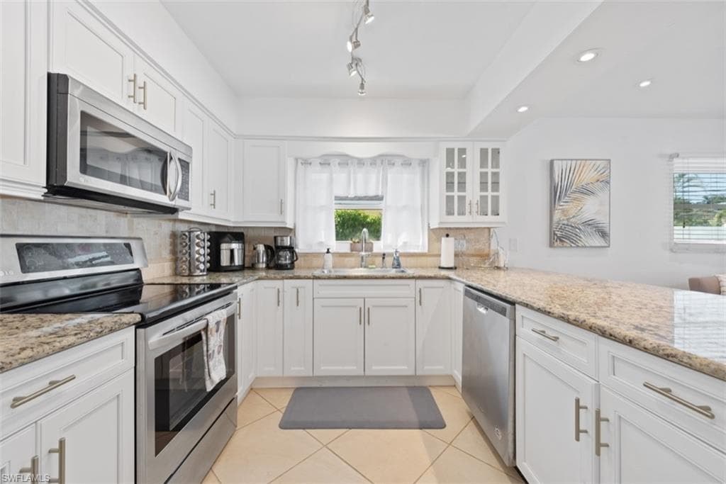 575 97th Ave N, Naples, FL 34108-9