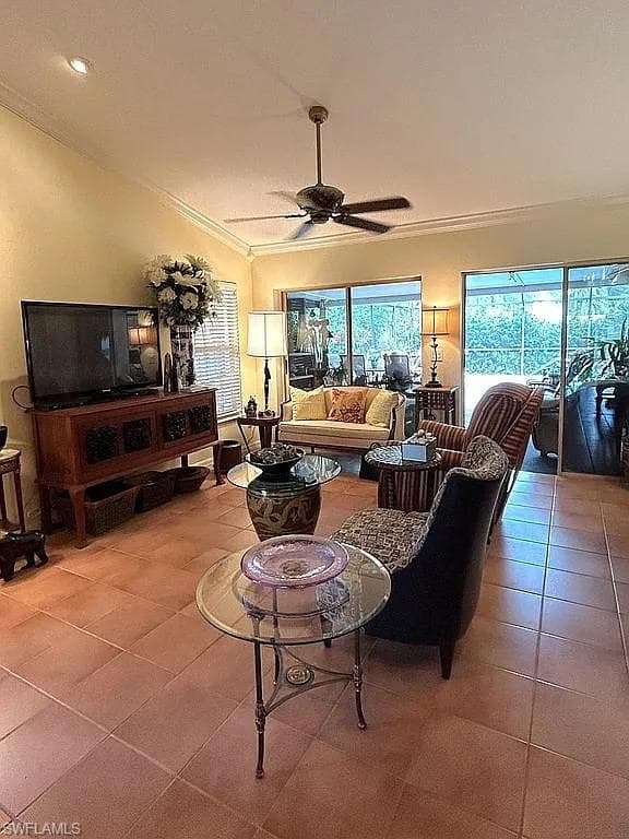 1184 Jardin Dr, Naples, FL 34104-14