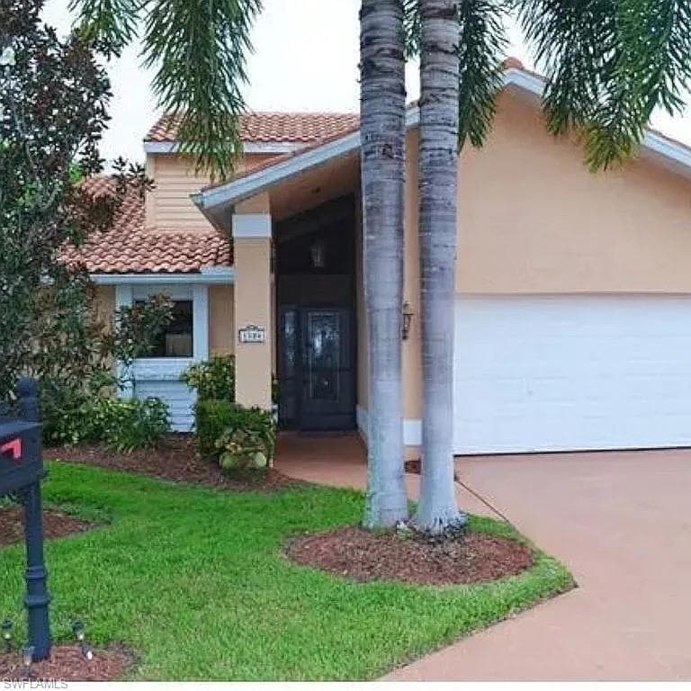 1184 Jardin Dr, Naples, FL 34104-1