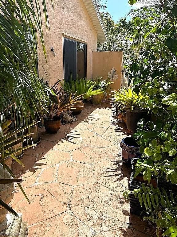 1184 Jardin Dr, Naples, FL 34104-30