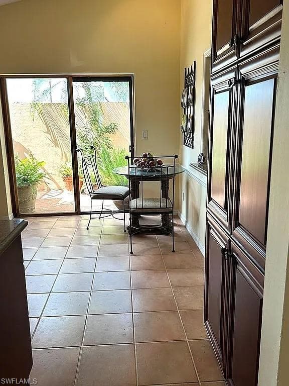 1184 Jardin Dr, Naples, FL 34104-4