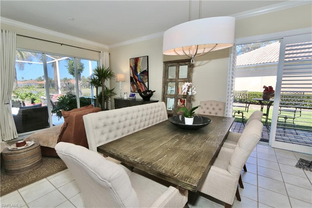 5495 Freeport Ln, Naples, FL 34119-21