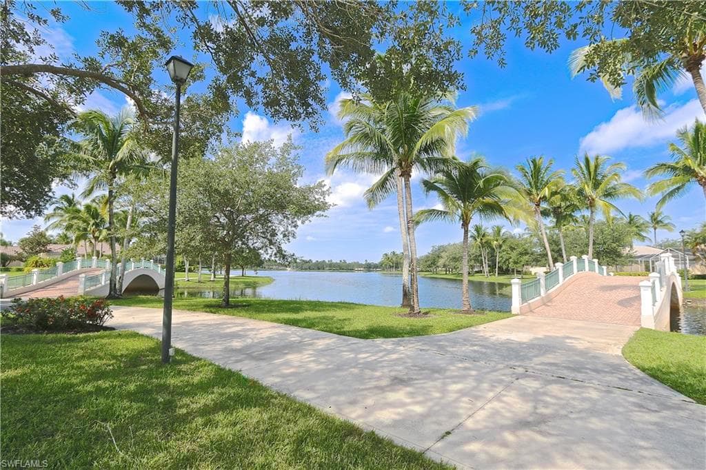5495 Freeport Ln, Naples, FL 34119-30