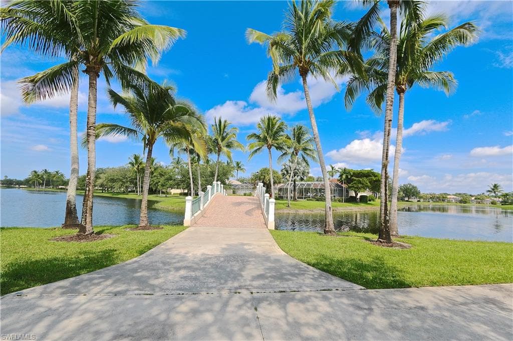 5495 Freeport Ln, Naples, FL 34119-31