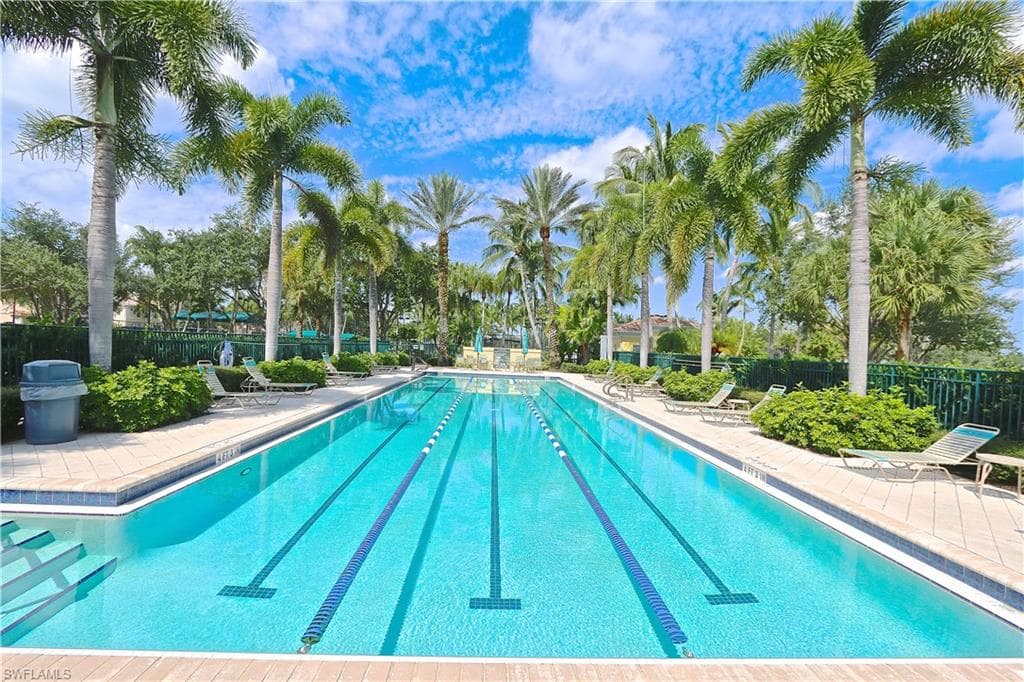 5495 Freeport Ln, Naples, FL 34119-41