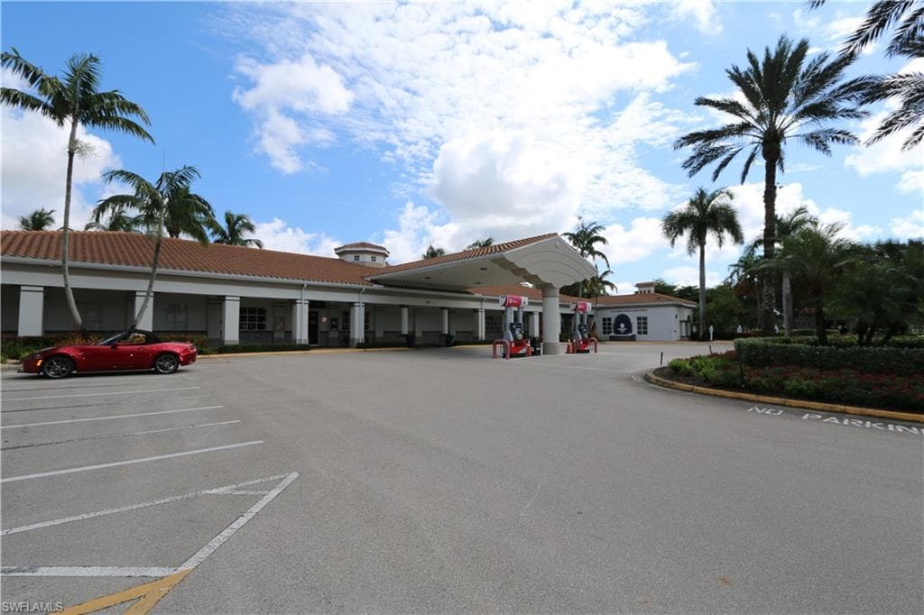 5495 Freeport Ln, Naples, FL 34119-45