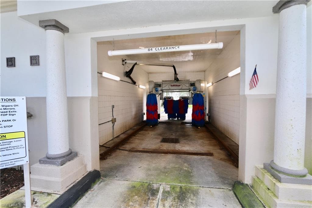5495 Freeport Ln, Naples, FL 34119-50