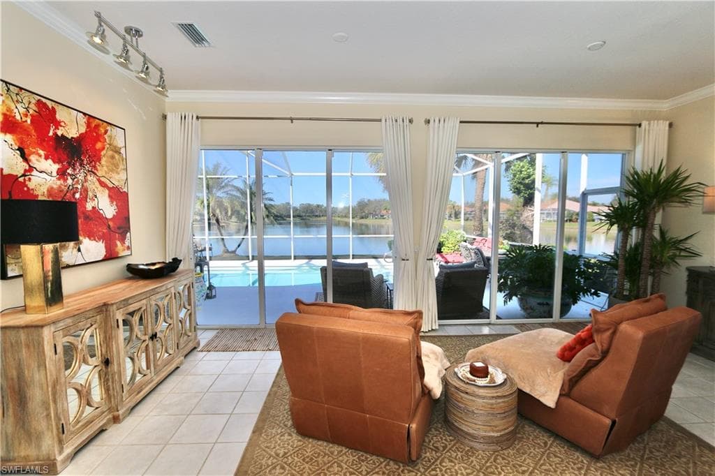 5495 Freeport Ln, Naples, FL 34119-6