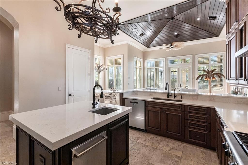 1801 Kingfish Rd, Naples, FL 34102-13