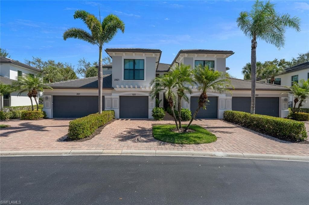 2421 Ravenna Blvd 101, Naples, FL 34109-18