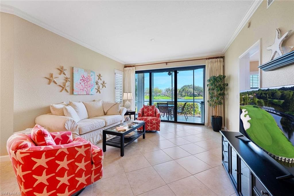2421 Ravenna Blvd 101, Naples, FL 34109-4