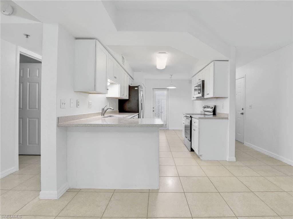 15405 Cedarwood Ln 104, Naples, FL 34110-10