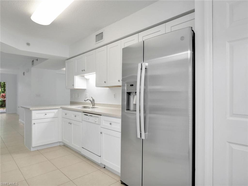 15405 Cedarwood Ln 104, Naples, FL 34110-14
