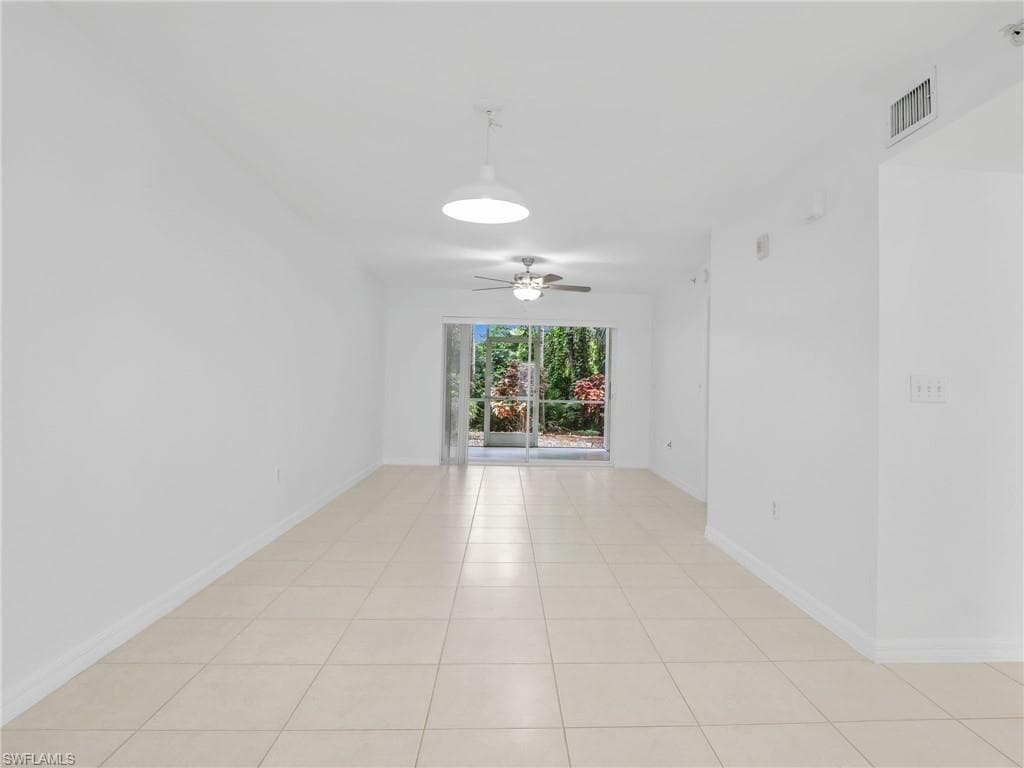 15405 Cedarwood Ln 104, Naples, FL 34110-15