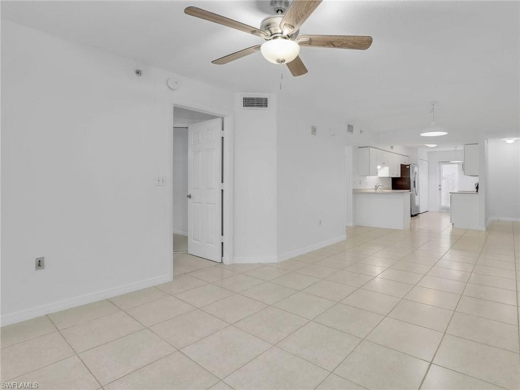 15405 Cedarwood Ln 104, Naples, FL 34110-19