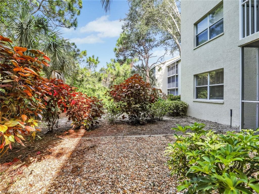 15405 Cedarwood Ln 104, Naples, FL 34110-23
