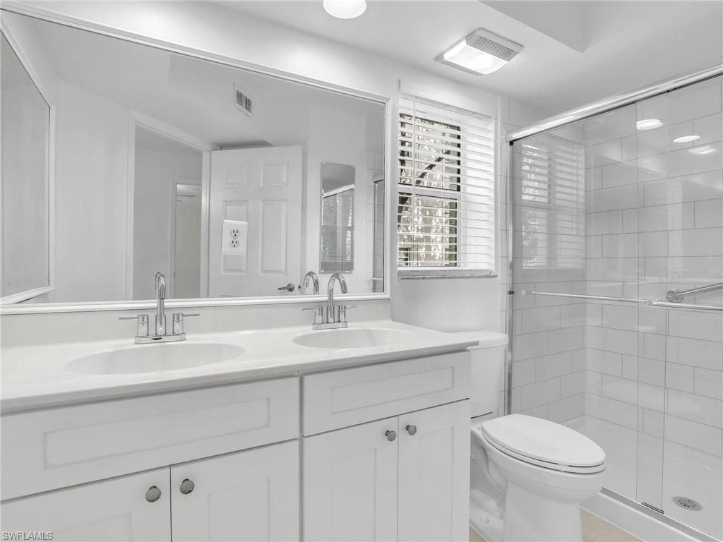 15405 Cedarwood Ln 104, Naples, FL 34110-31