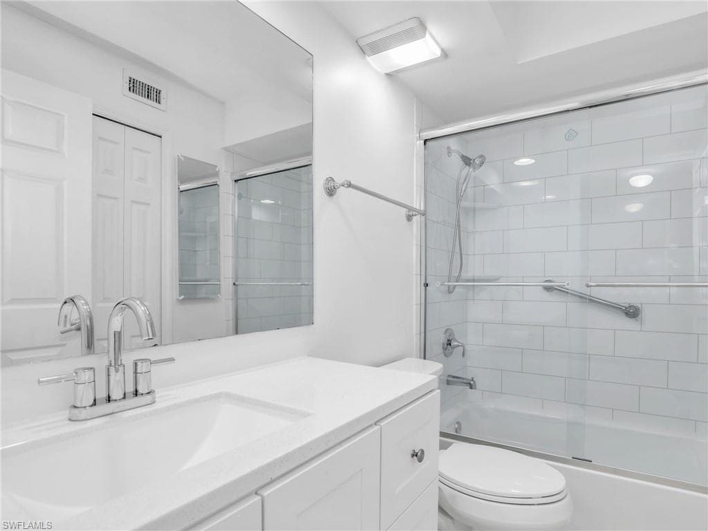 15405 Cedarwood Ln 104, Naples, FL 34110-36