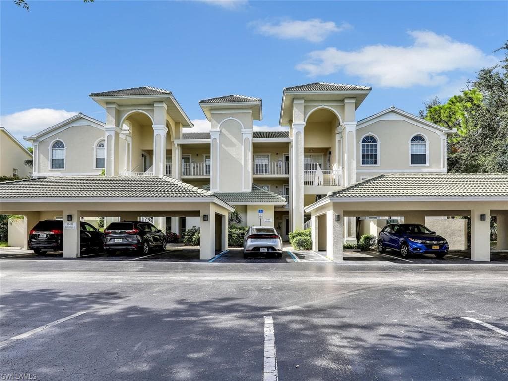 15405 Cedarwood Ln 104, Naples, FL 34110-3