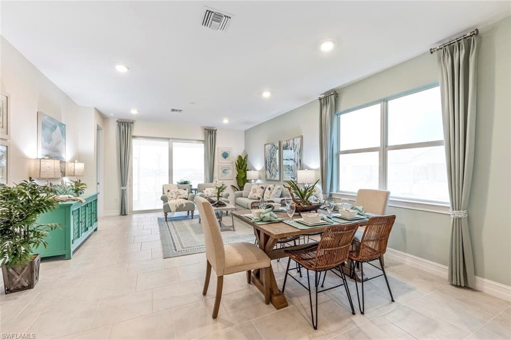 18096 Lagoon Reach Ln, North Fort Myers, FL 33917-4